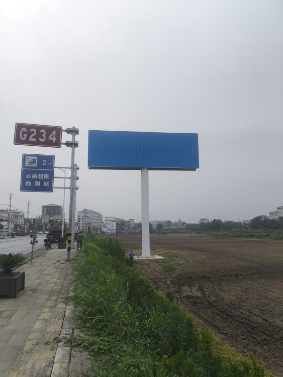 完工后路口整塔实景
